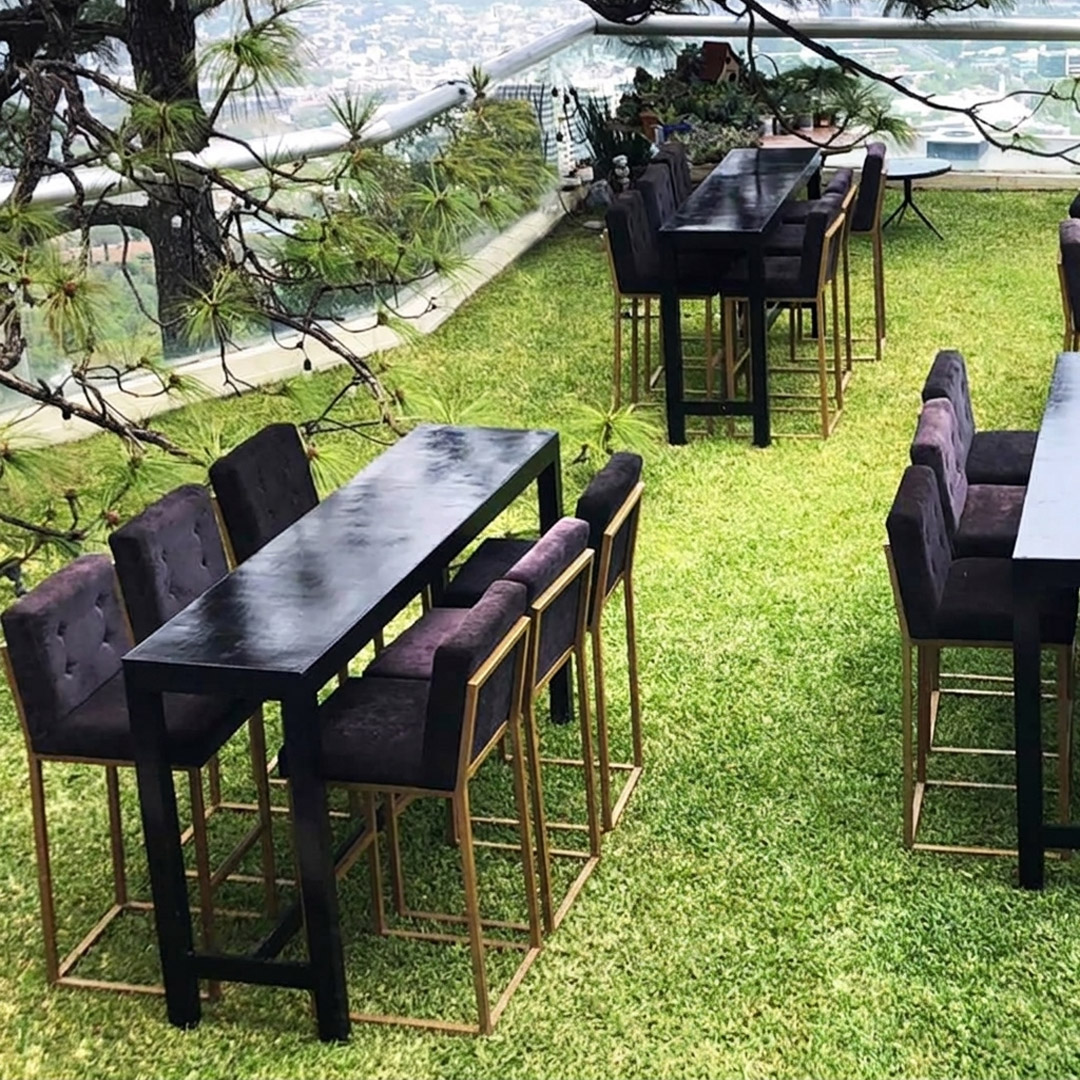 Mesa Alta Bar Rectangular de Madera Negra renta en Monterrey